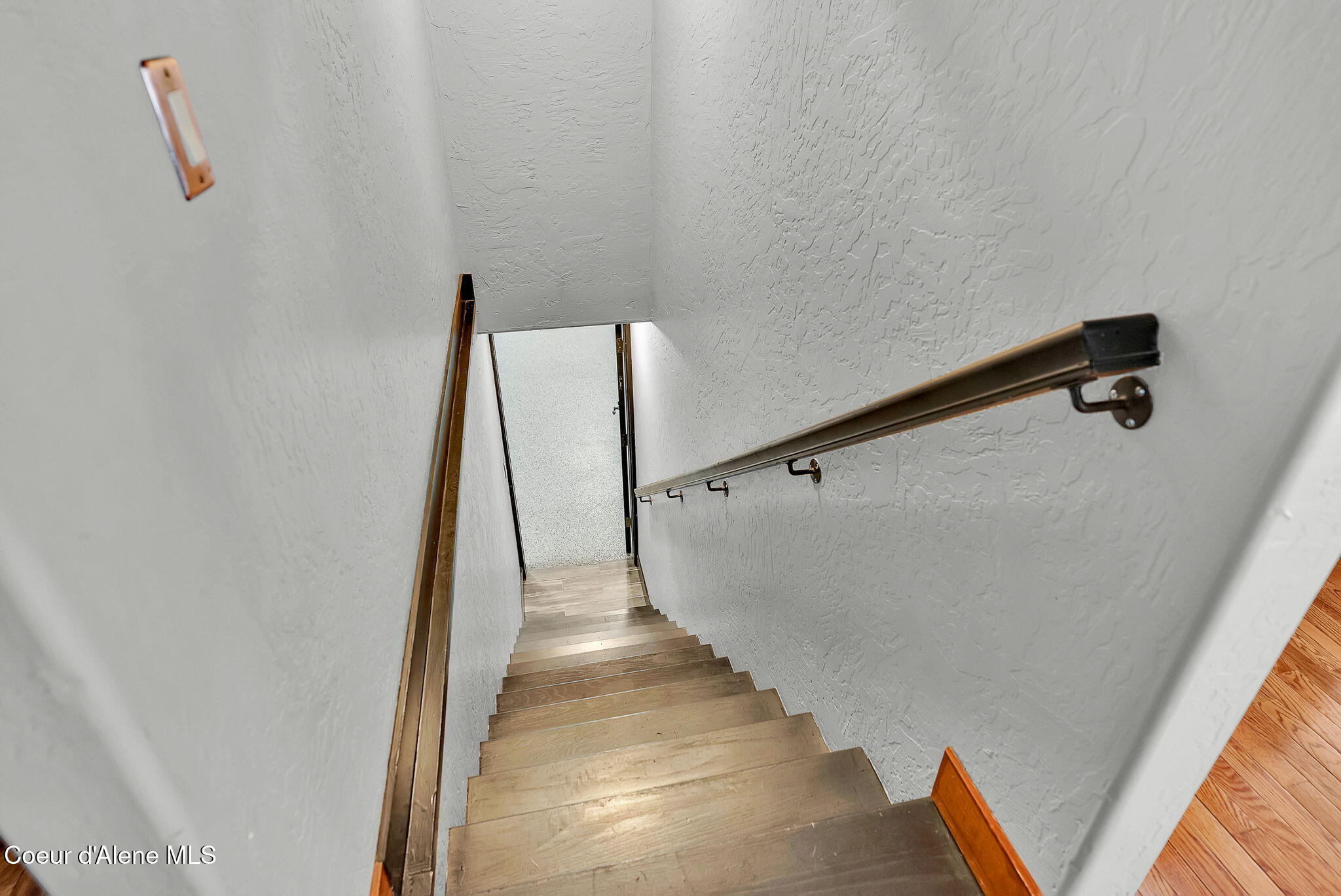 1715 Sherman Avenue Coeur D'Alene, ID 83814 - Photo 30 of 34 31-web-or-mls-Skylight - Darren-22