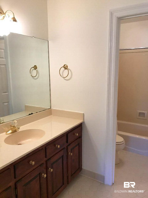 401 Potters Mills Road Daphne, AL 36526 - Photo 23 of 28 For Sale: 401 Potters Mill Avenue, Daphne, AL 36526 upstairs bathroom 3