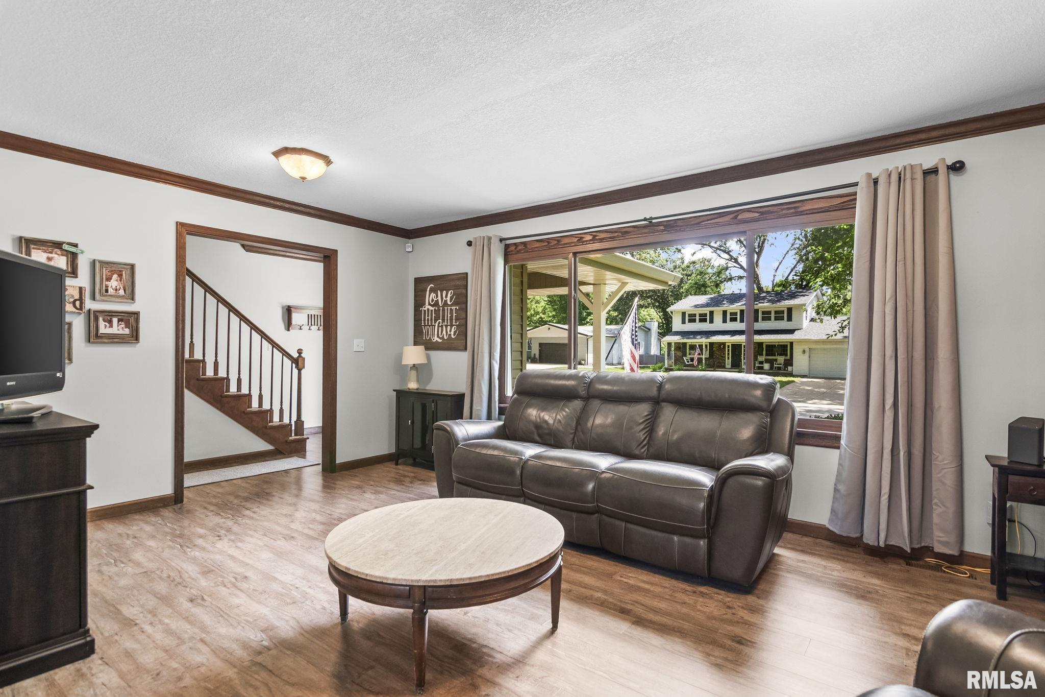 155 Exmore Drive Springfield, IL 62704 - Photo 9 of 47