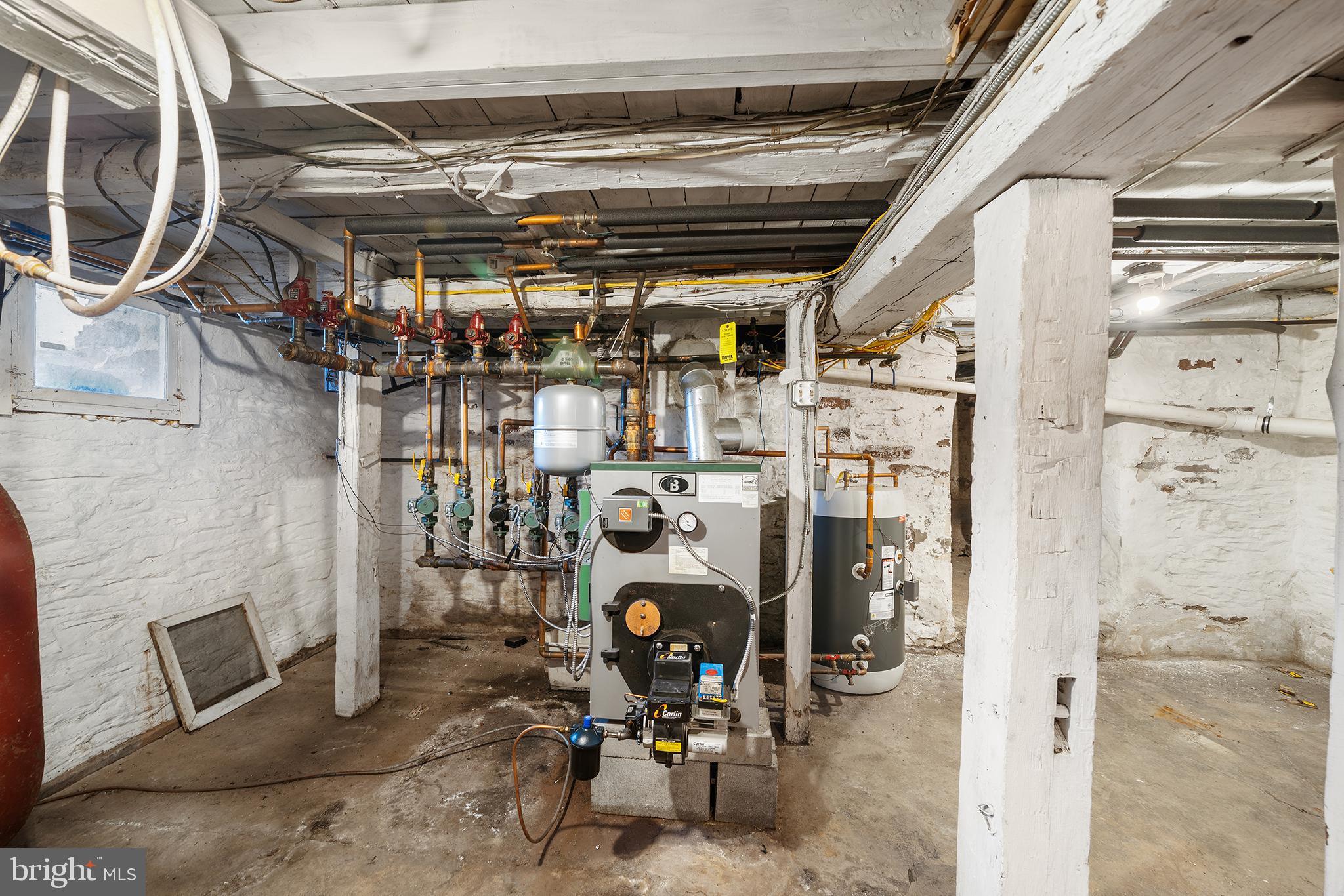 206 Twinbrook Road Perkasie, PA 18944 - Photo 44 of 46 a utility room with dryer and washer