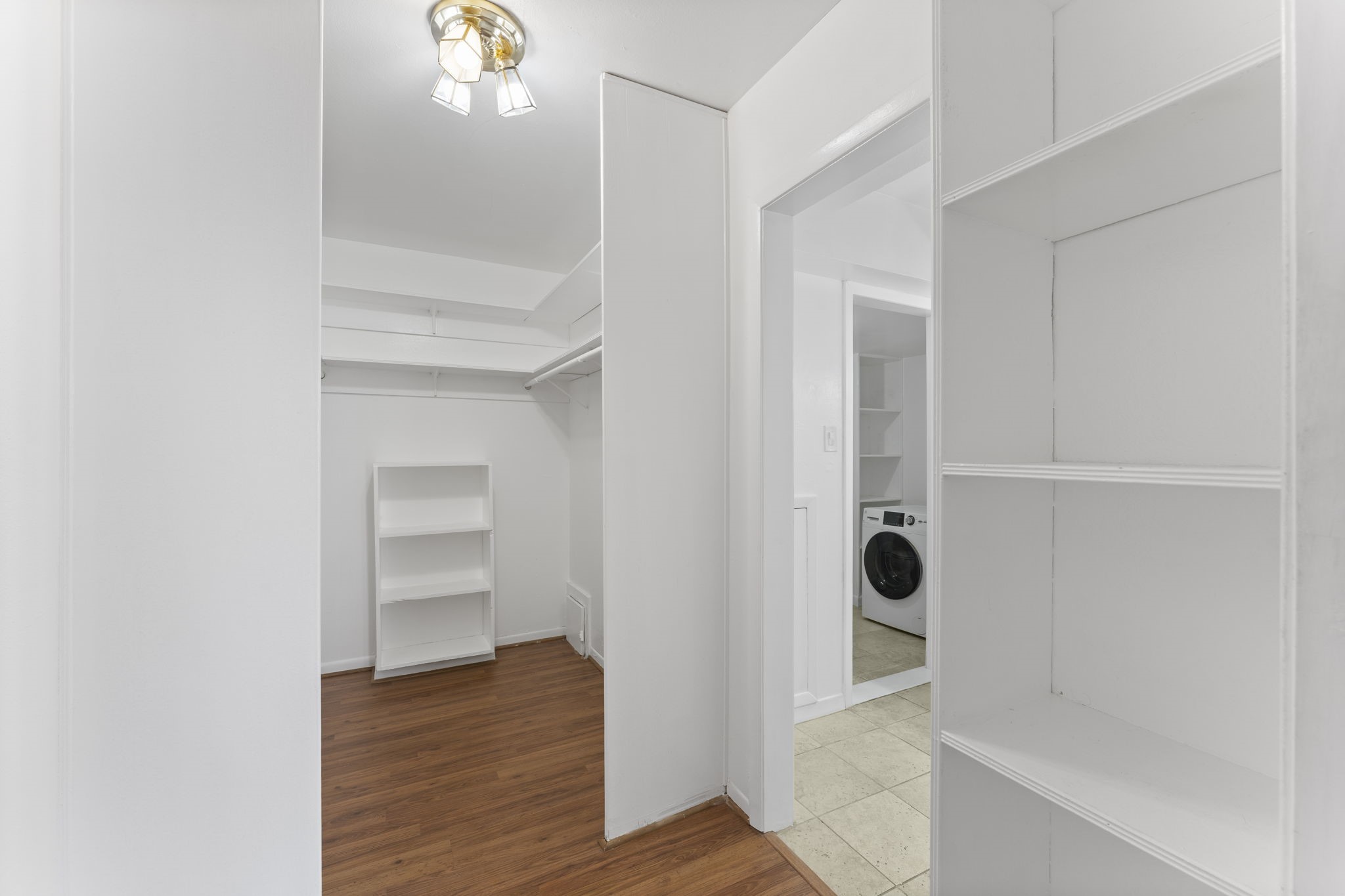 2824 Briarhurst Drive, Unit 14 Houston, TX 77057 - Photo 21 of 26 a view of a walk in closet