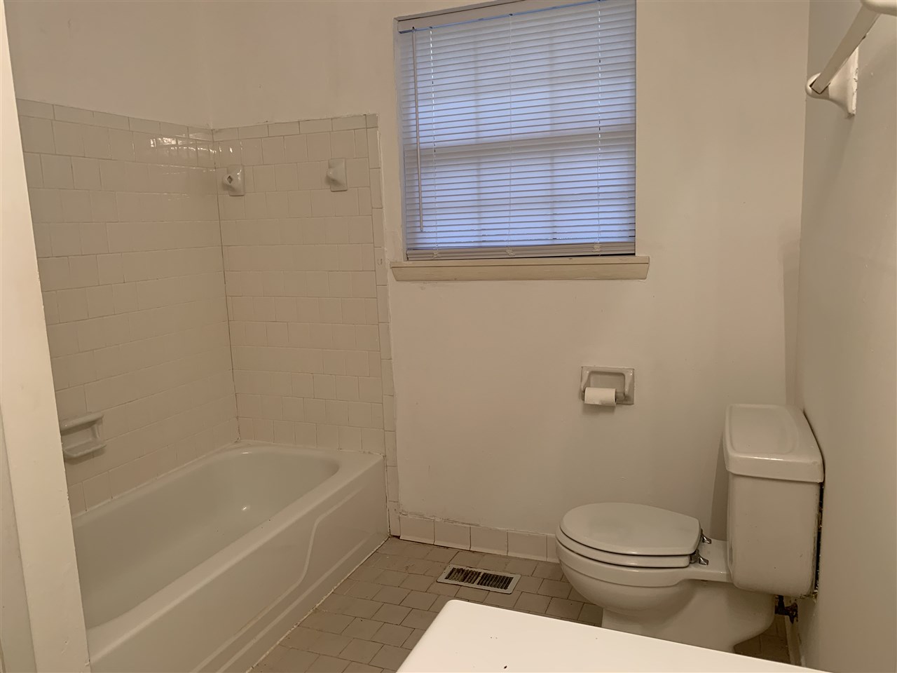 1520 Pullen Road, Unit 14 Tallahassee, FL 32303 - Photo 4 of 25 Gallery Image 4