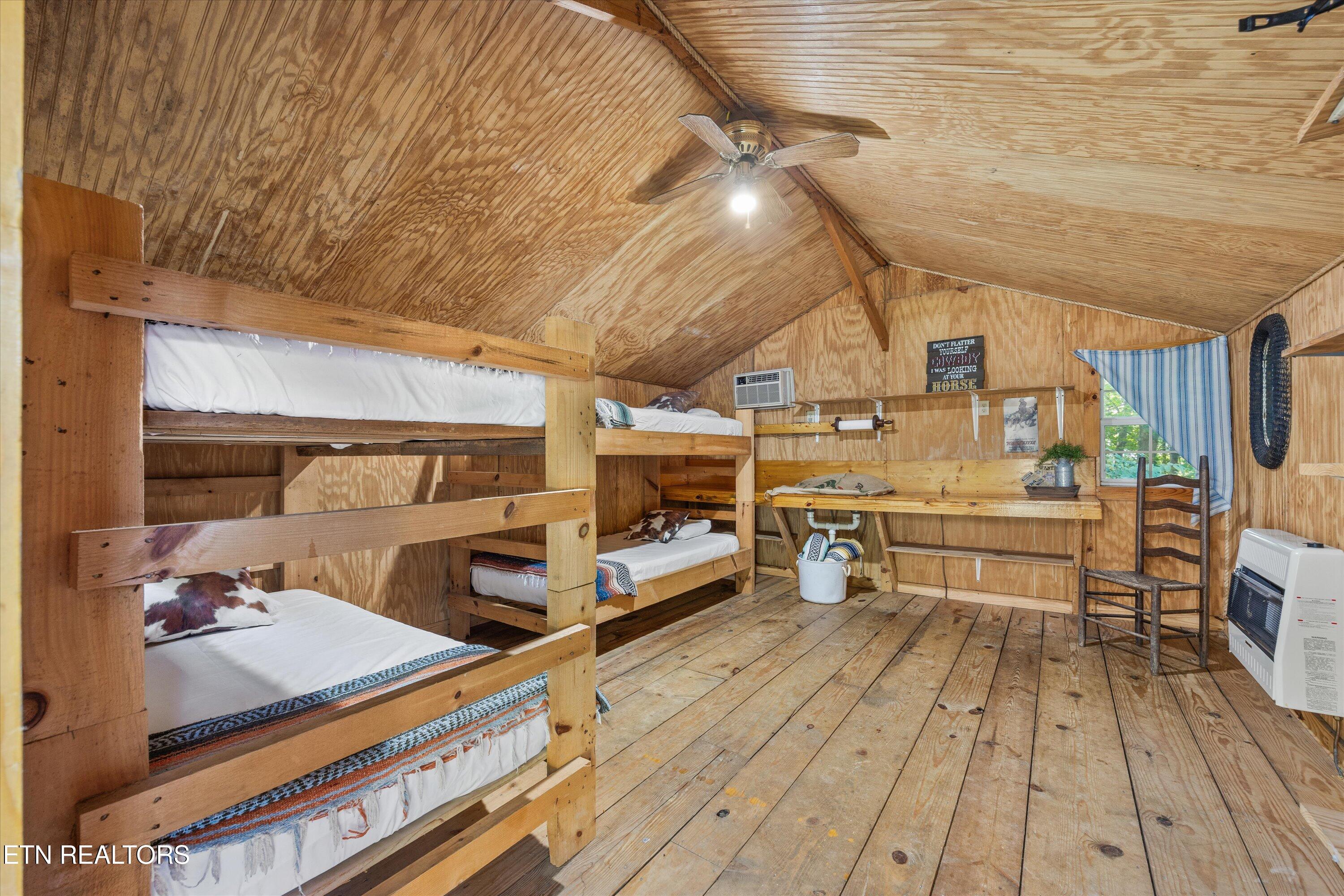 517 Adkins Trail Winfield, TN 37892 - Photo 14 of 53 bunkbeds