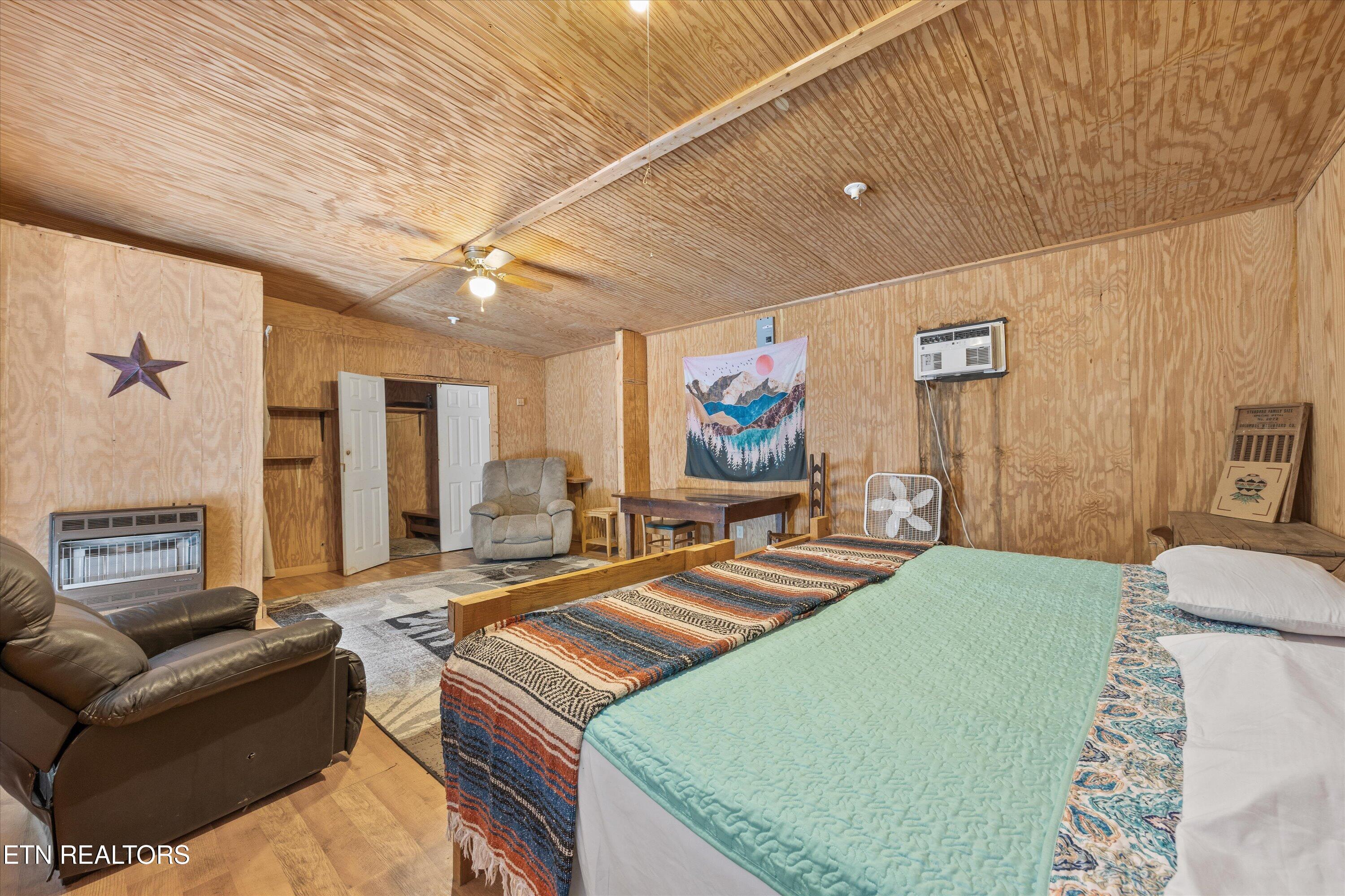 517 Adkins Trail Winfield, TN 37892 - Photo 21 of 53 apt bedroom 2 with full bathroom