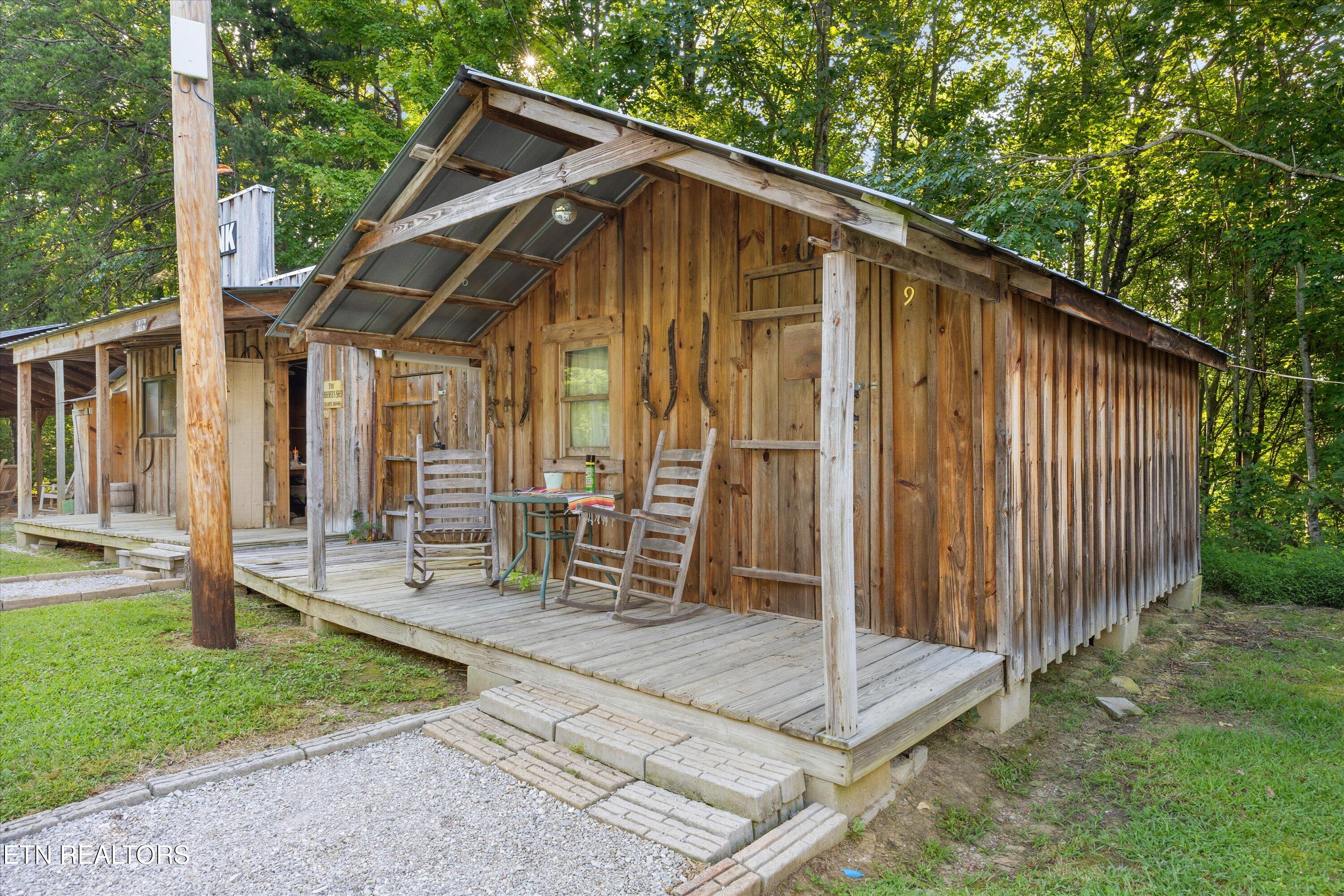 517 Adkins Trail Winfield, TN 37892 - Photo 27 of 53 cabin