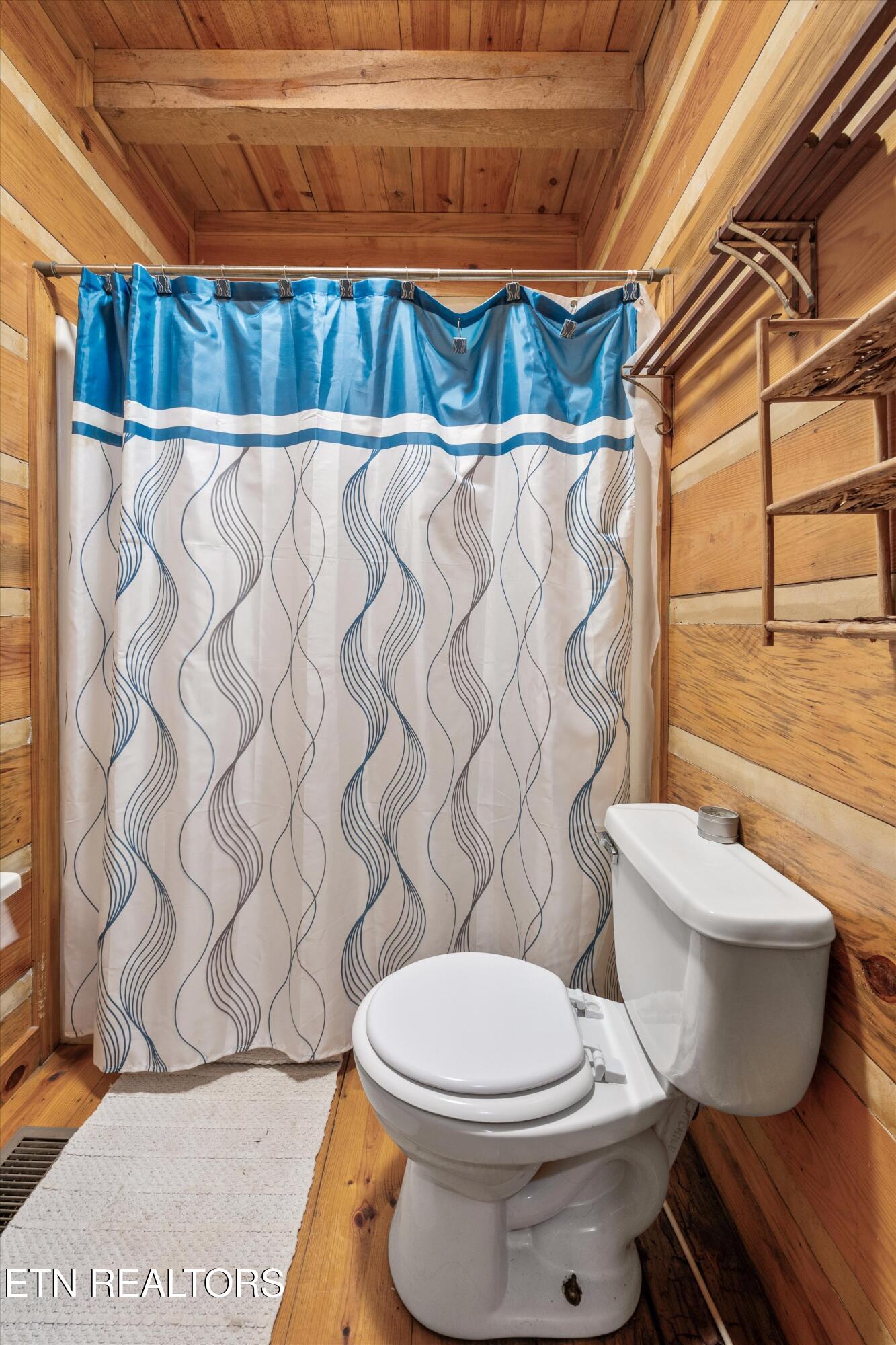 517 Adkins Trail Winfield, TN 37892 - Photo 50 of 53 hallway bath