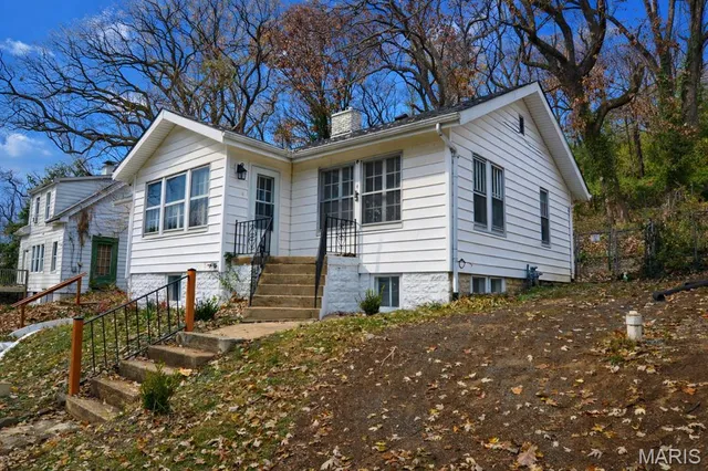 $164,900 | 4 Concord Drive, Belleville, IL 62223