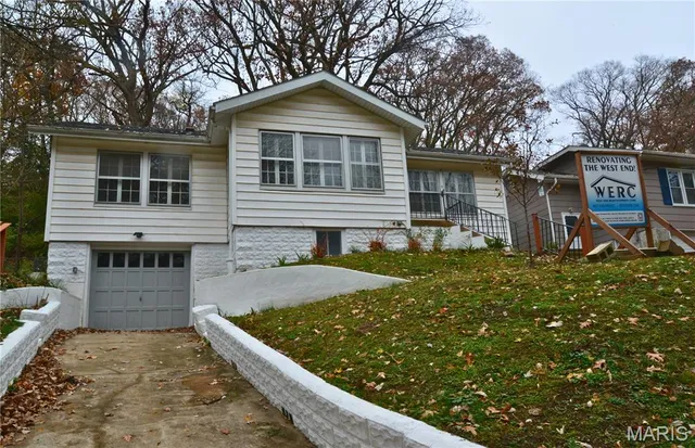 $164,900 | 4 Concord Drive, Belleville, IL 62223