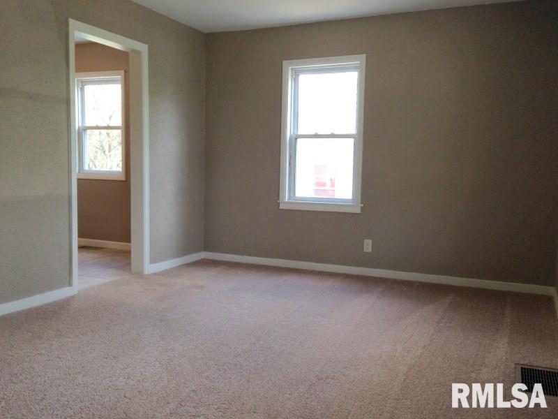 605 Spring Street Washington, IL 61571 - Photo 5 of 10 Gallery Image 5