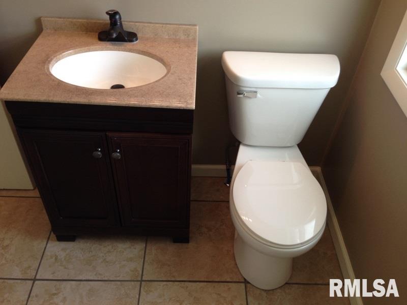 605 Spring Street Washington, IL 61571 - Photo 6 of 10 Gallery Image 6