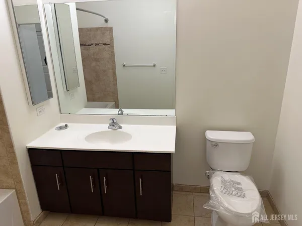 $1,895 | 88 Roosevelt Avenue, Unit 212, Carteret, NJ 07008