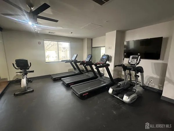 $1,895 | 88 Roosevelt Avenue, Unit 212, Carteret, NJ 07008