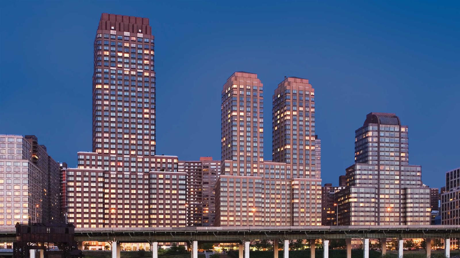 180 Riverside Boulevard, Unit 6V Manhattan, NY 10069 - Photo 6 of 10 a view of a tall building