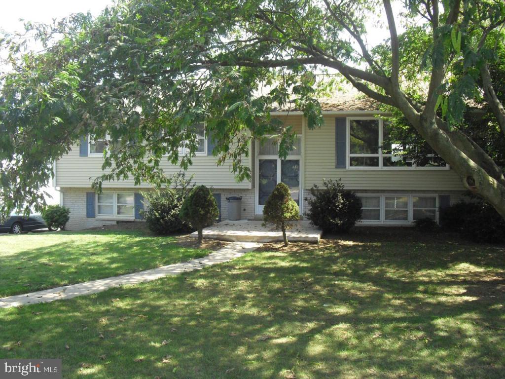 194 Donegal Drive Rheems, PA 17022 - Photo 1 of 9 Gallery Image 1