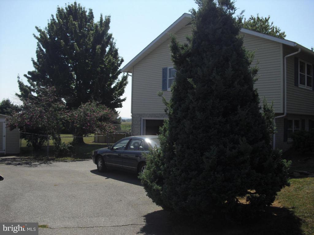 194 Donegal Drive Rheems, PA 17022 - Photo 9 of 9 Gallery Image 9
