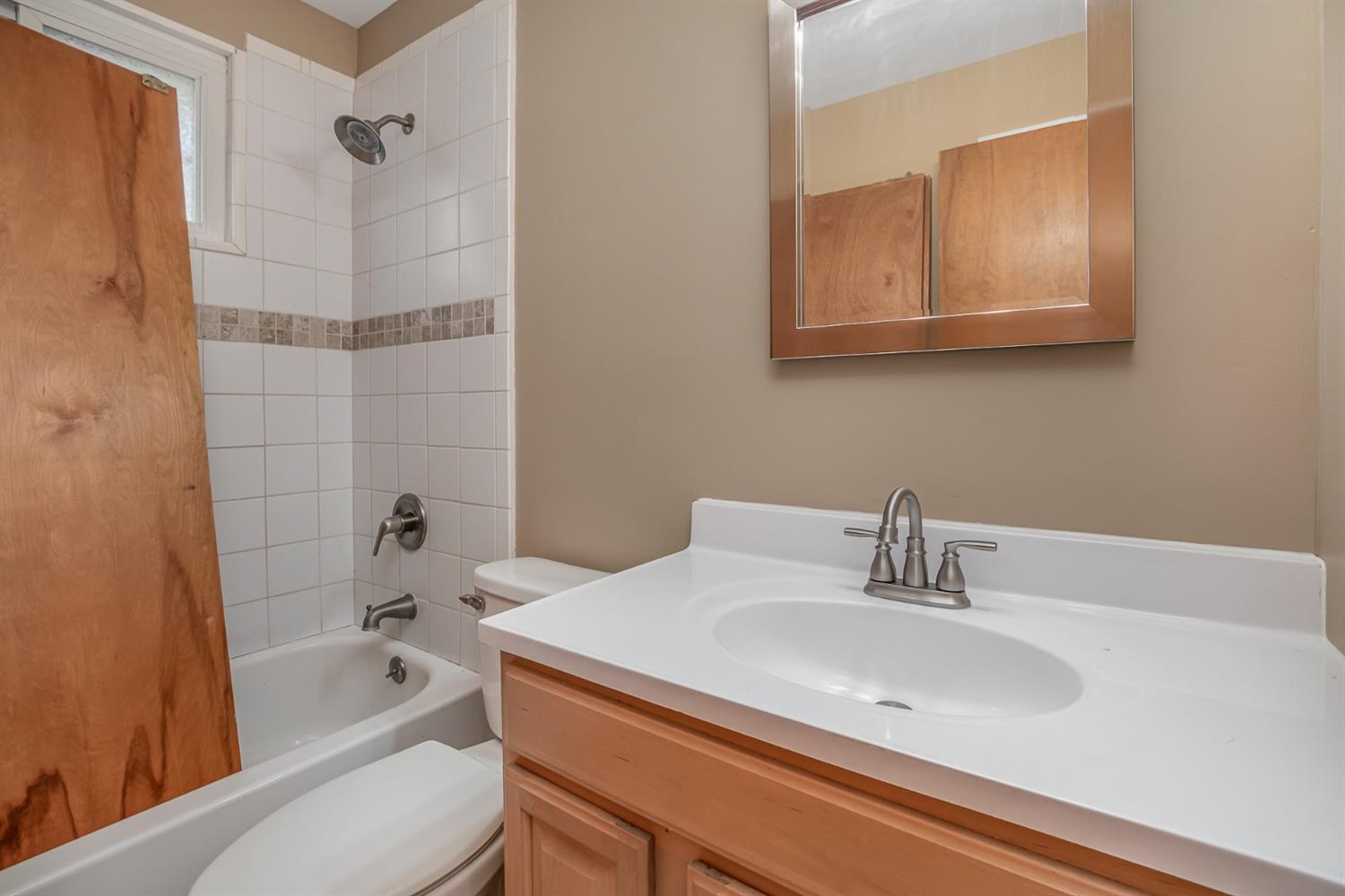 2133 Adams Road Cincinnati, OH 45231 - Photo 14 of 22 Gallery Image 14
