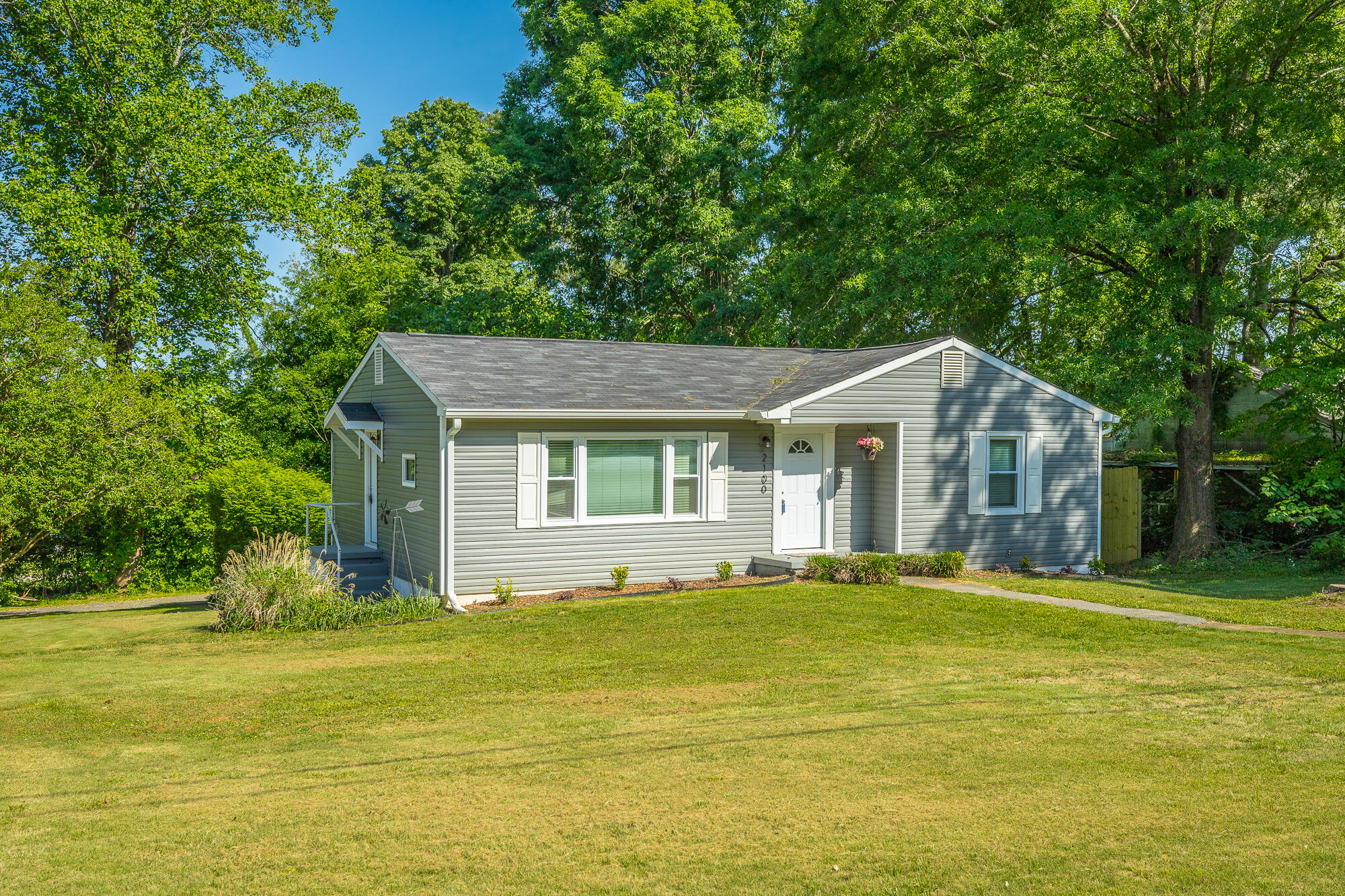 2100 Wren Road Chattanooga, TN 37412 - Photo 3 of 24 2100 Wren Rd. HD-4