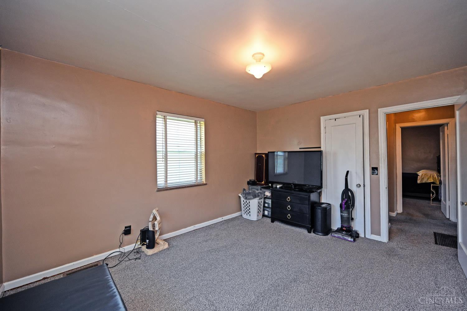 4027 Smith Road Cheviot, OH 45211 - Photo 31 of 45