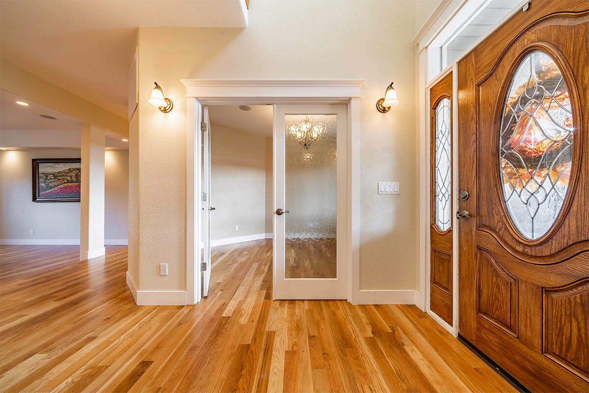 4201 Falcon Ridge Terrace Medford, OR 97504 - Photo 13 of 44 Office/Bonus 2 Entrance