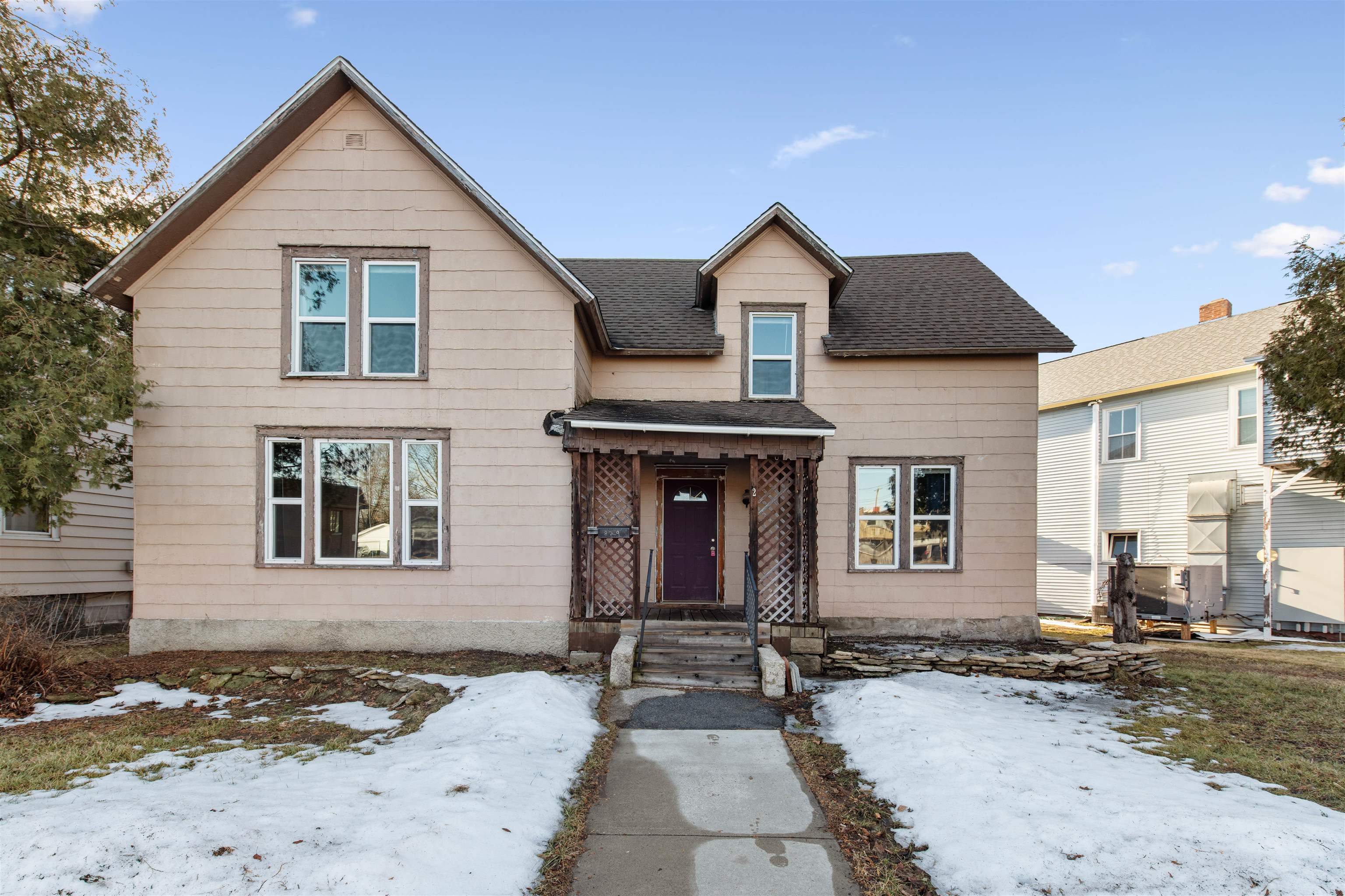 829 Pierce Avenue Marinette, WI 54143 - Photo 1 of 34