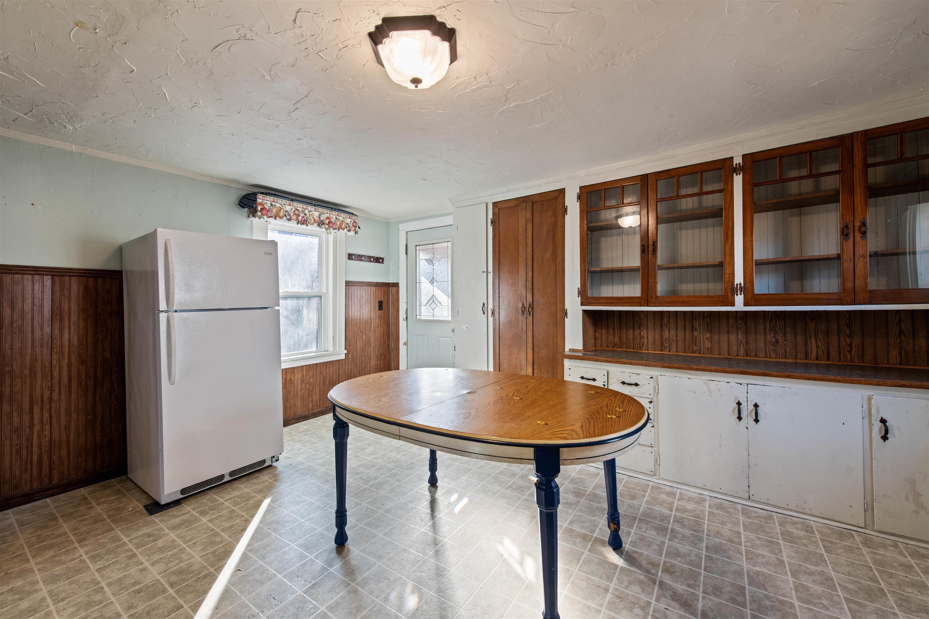 829 Pierce Avenue Marinette, WI 54143 - Photo 11 of 34