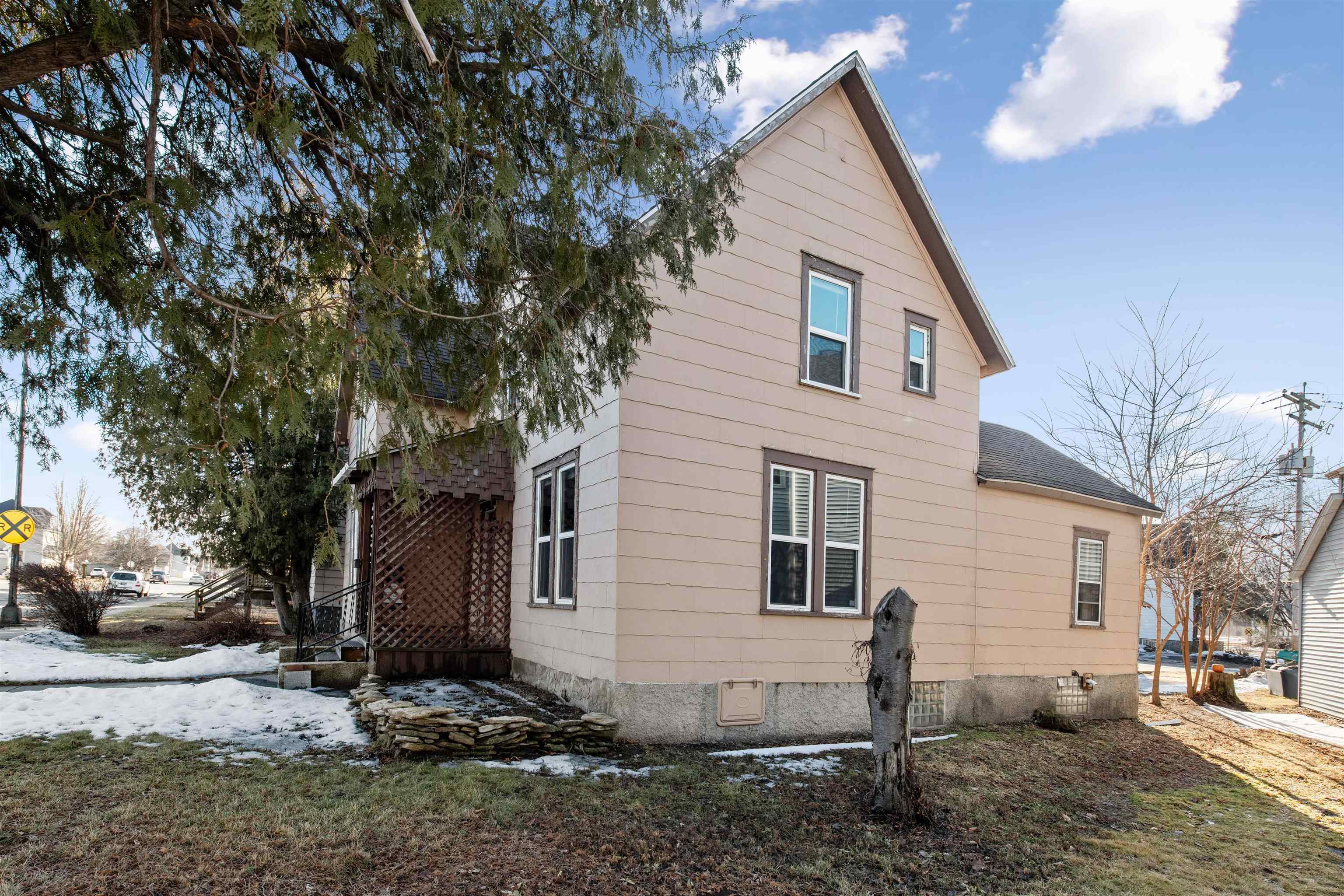 829 Pierce Avenue Marinette, WI 54143 - Photo 20 of 34