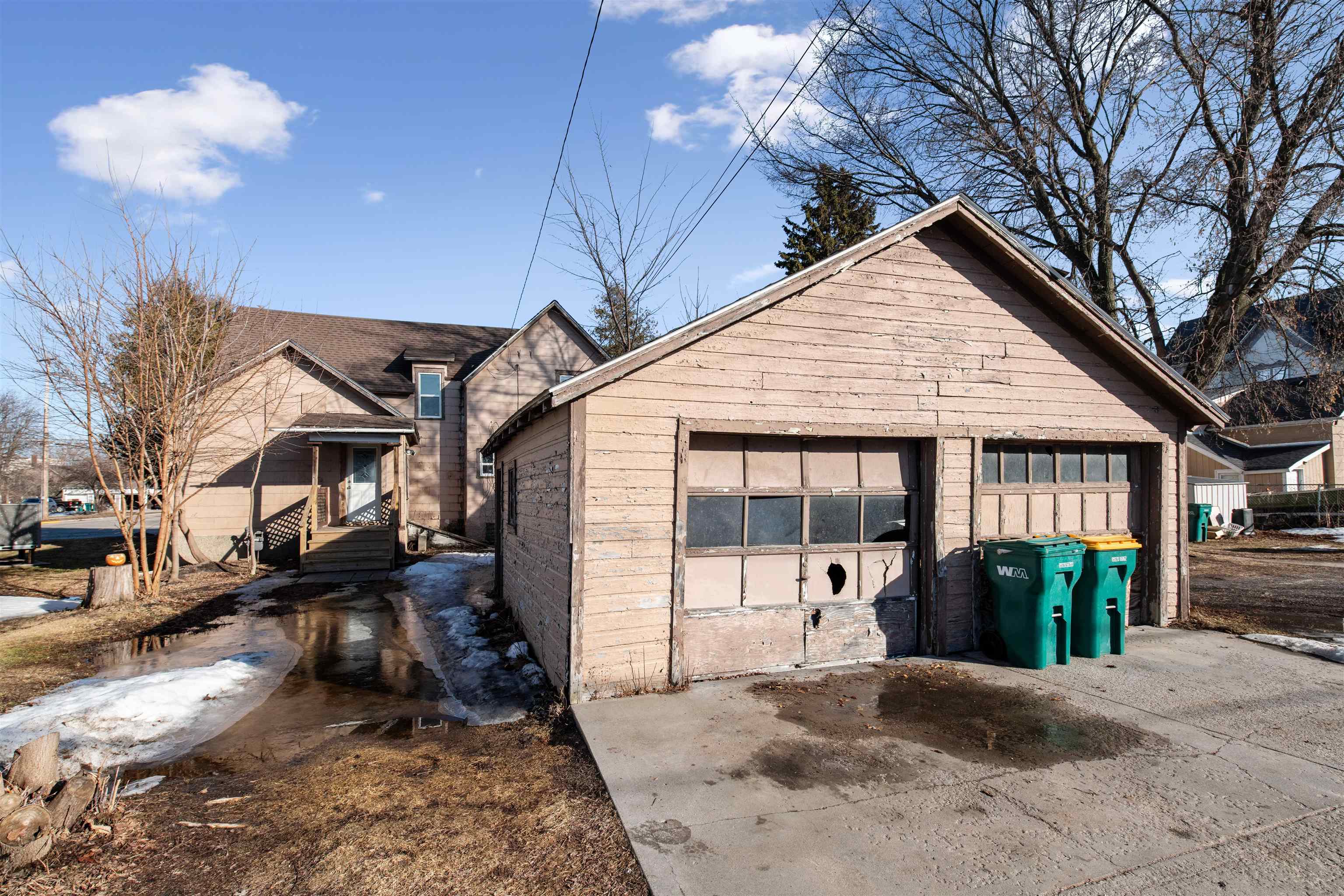829 Pierce Avenue Marinette, WI 54143 - Photo 21 of 34