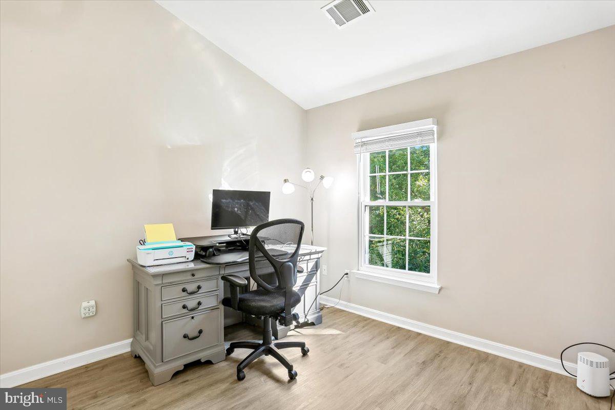 12029 Edgemere Circle Reston, VA 20190 - Photo 21 of 54 Gallery Image 21