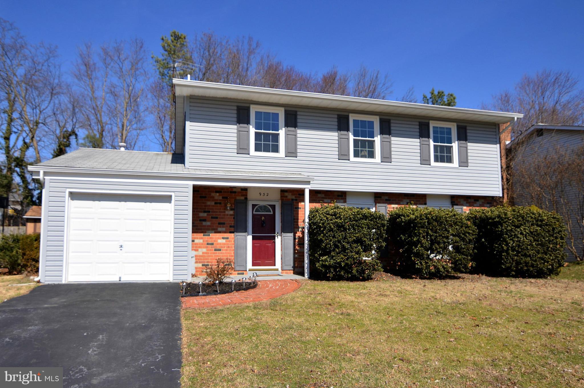 932 Fall Ridge Way Gambrills, MD 21054 - Photo 2 of 30 Exterior (Front)