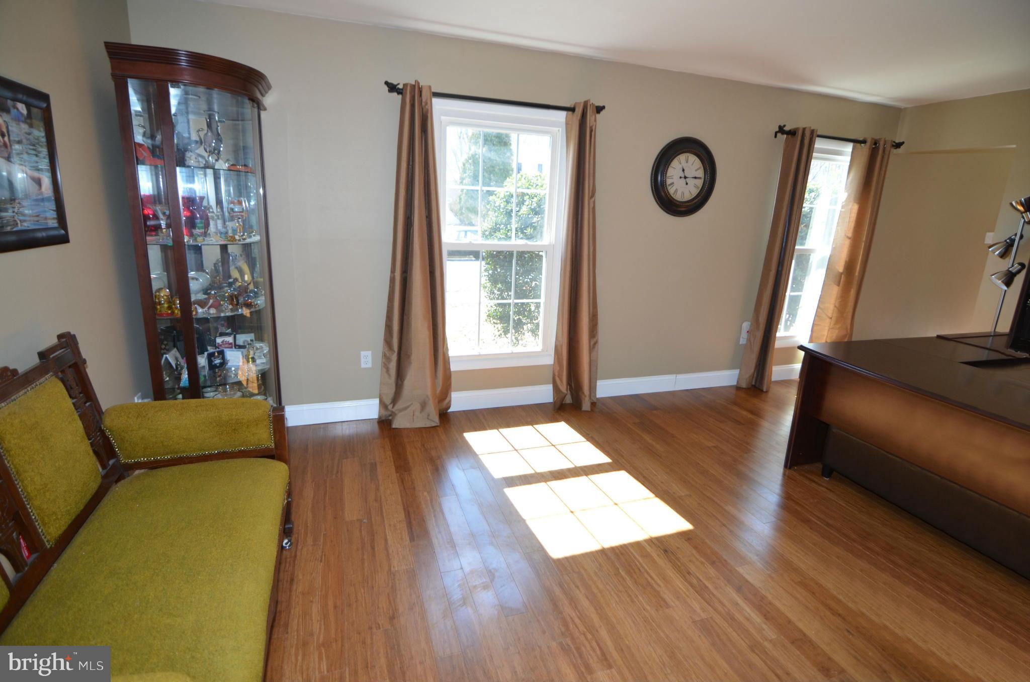 932 Fall Ridge Way Gambrills, MD 21054 - Photo 13 of 30 Living Room