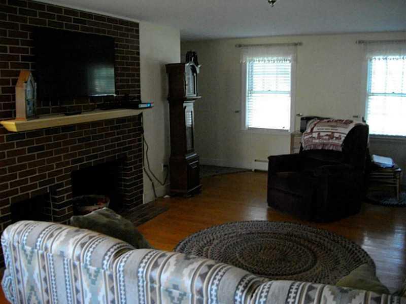 260 Bonny Eagle Road Standish, ME 04084 - Photo 19 of 20 Living Room.