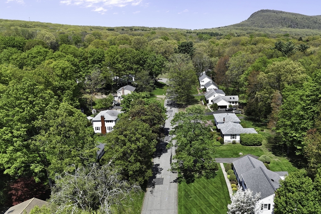 55 Longfellow Road Holyoke, MA 01040 - Photo 2 of 35