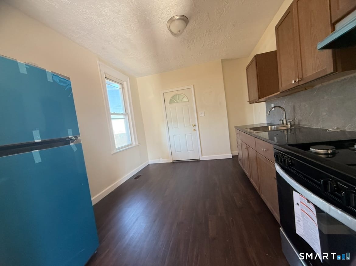 26 Clarence Street, Unit 1 Bridgeport, CT 06608 - Photo 2 of 17