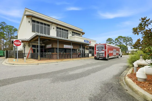 a view of a tennis court
