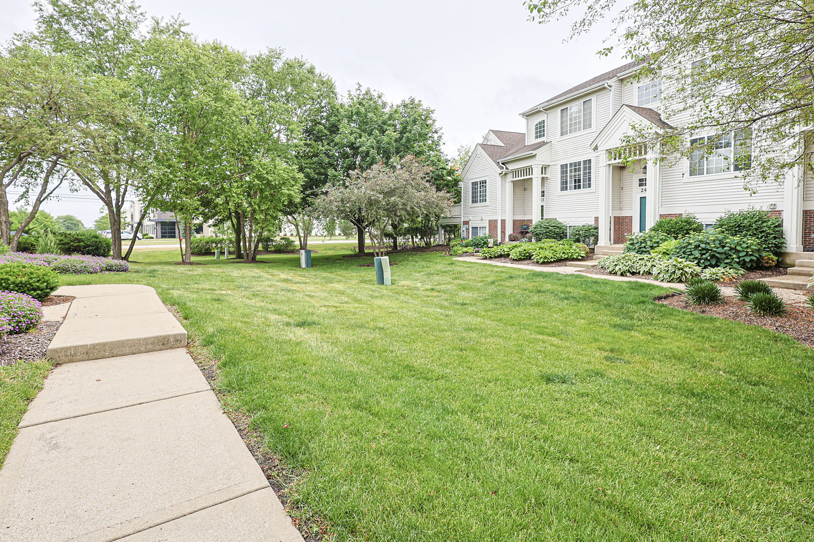 2425 Daybreak Court Elgin, IL 60123 - Photo 17 of 26