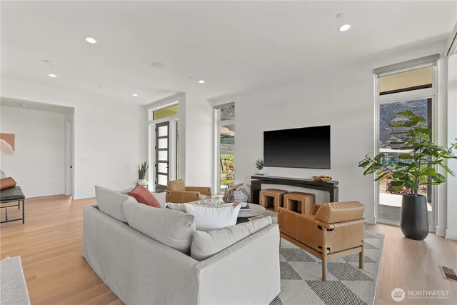 $1,749,000 | 9016 Tendril Lane Northwest, Quincy, WA 98848