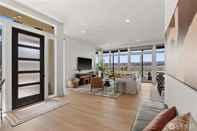 $1,749,000 | 9016 Tendril Lane Northwest, Quincy, WA 98848