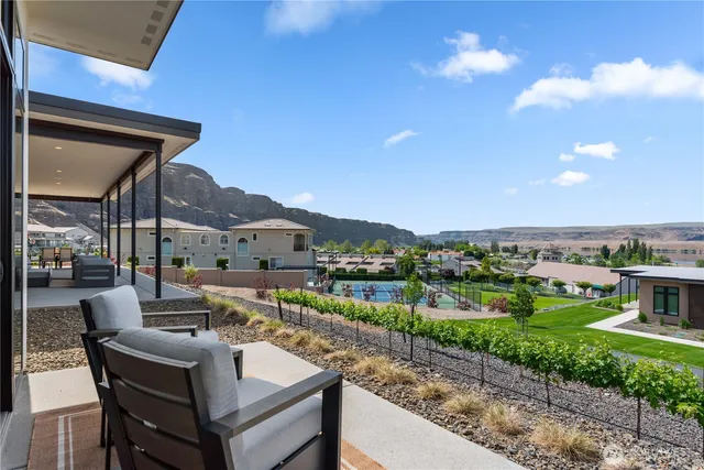 $1,749,000 | 9016 Tendril Lane Northwest, Quincy, WA 98848