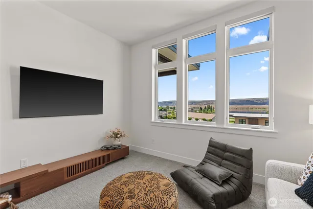 $1,749,000 | 9016 Tendril Lane Northwest, Quincy, WA 98848