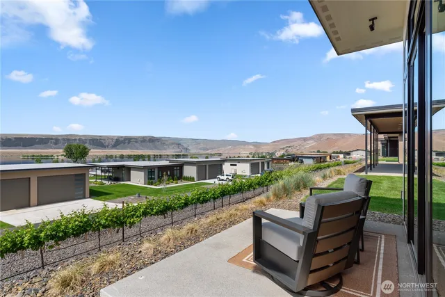 $1,749,000 | 9016 Tendril Lane Northwest, Quincy, WA 98848