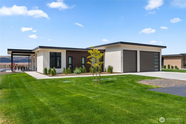 $1,749,000 | 9016 Tendril Lane Northwest, Quincy, WA 98848