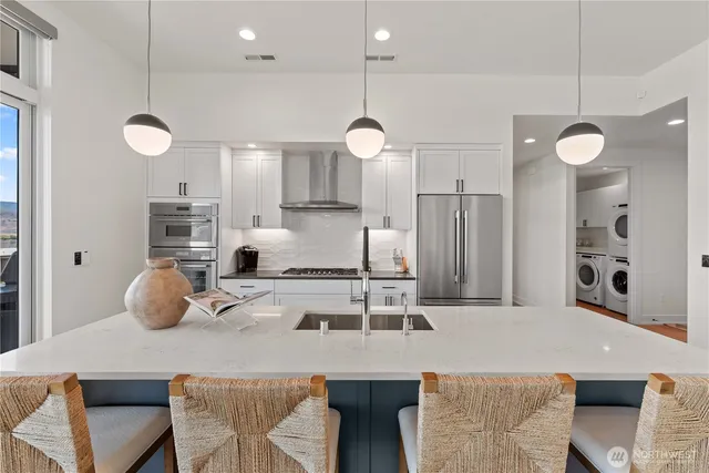 $1,749,000 | 9016 Tendril Lane Northwest, Quincy, WA 98848