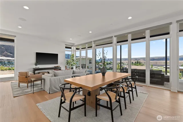 $1,749,000 | 9016 Tendril Lane Northwest, Quincy, WA 98848