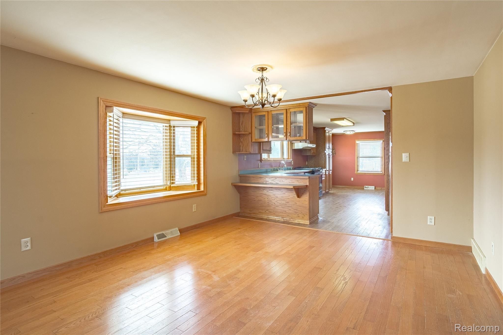10141 Lehring Road Byron, MI 48418 - Photo 5 of 18 Interiors (7 of 32).jpg
