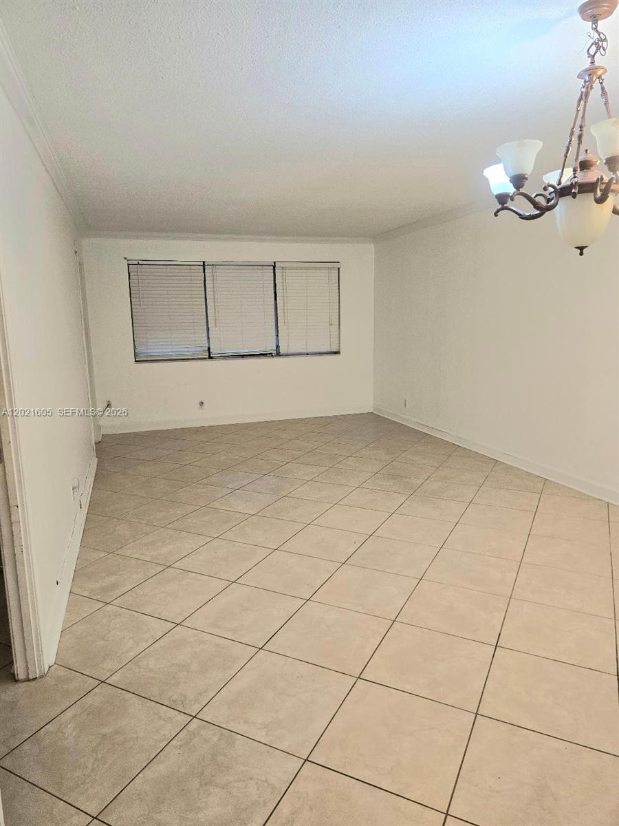 2309 Park Lane, Unit 116 Hollywood, FL 33021 - Photo 15 of 16 Living Dining area