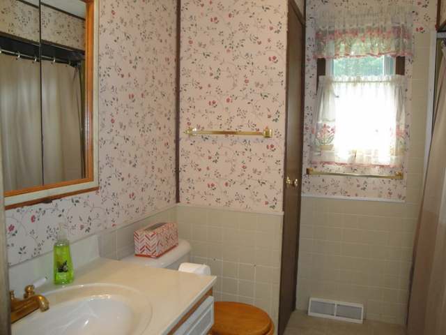 4746 Bayview Drive Rhinelander, WI 54501 - Photo 11 of 20 Gallery Image 11