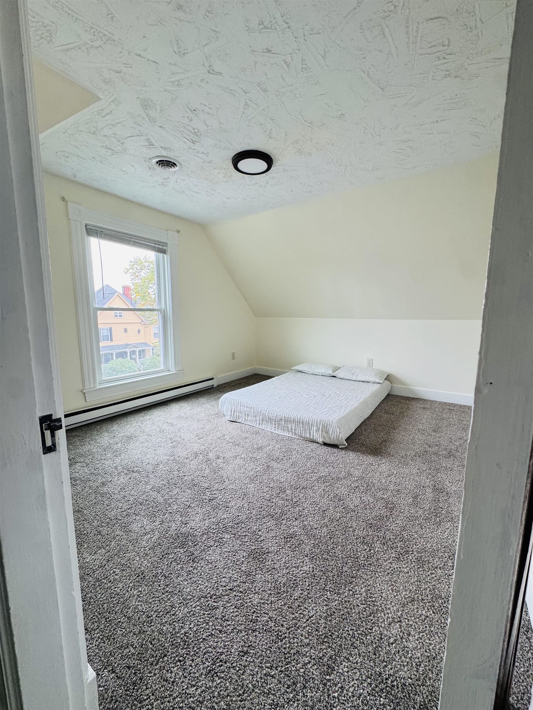 764 Chestnut Street, Unit 3 Manchester, NH 03104 - Photo 13 of 18 Gallery Image 13