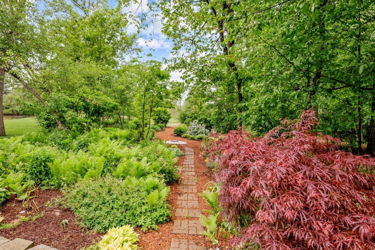 8N258 Brierwood Road Elgin, IL 60124 - Photo 37 of 43