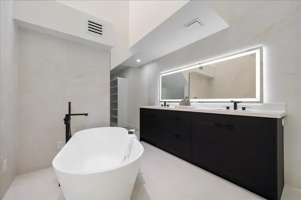 $1,695,000 | 2135 Quenby Street, Houston, TX 77005