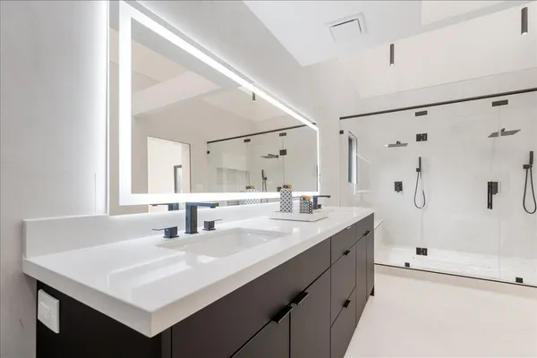 $1,695,000 | 2135 Quenby Street, Houston, TX 77005